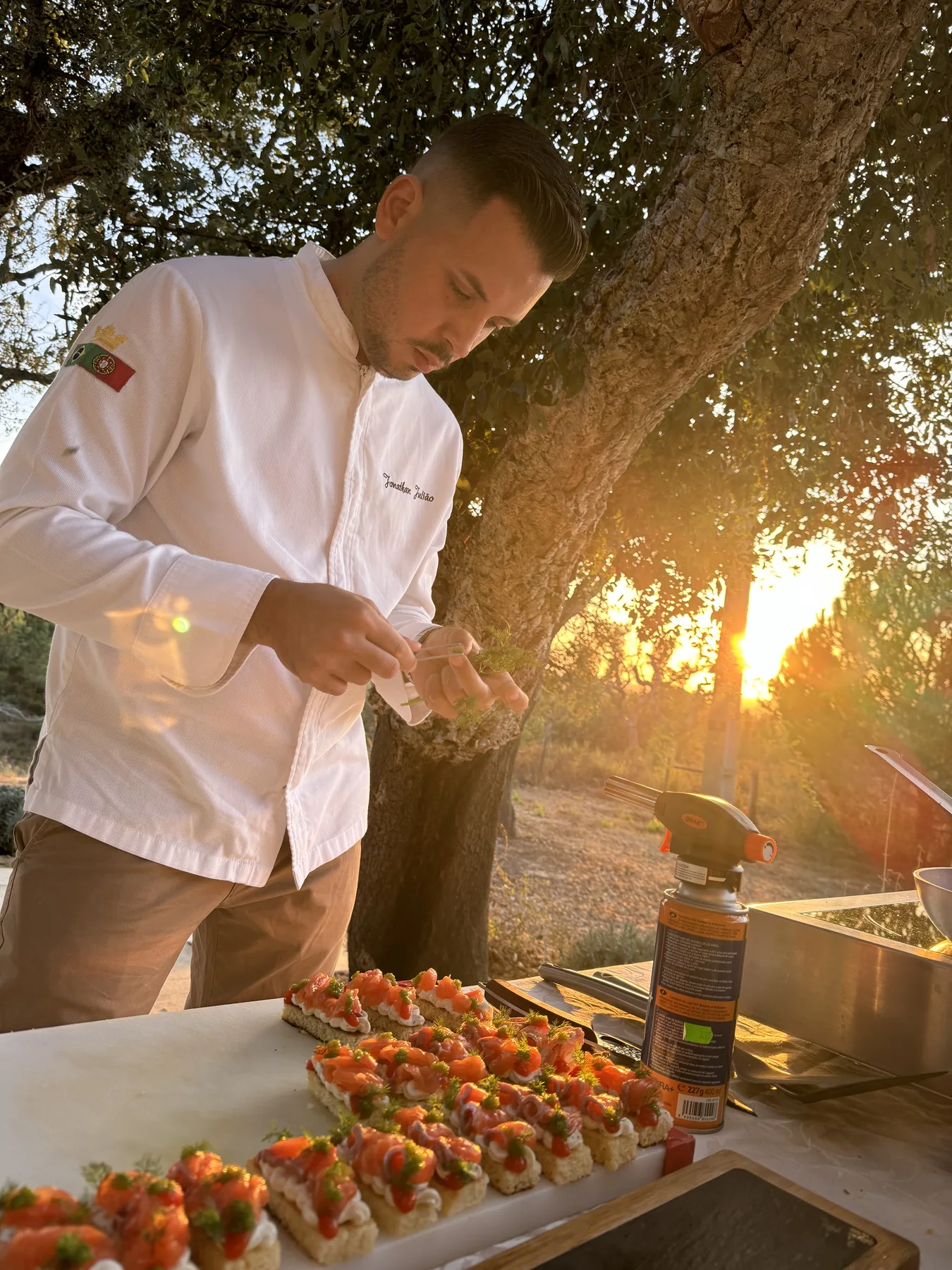 Entrada de salmão finalizada pelo Chef Jonathan
